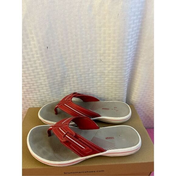 Clark’s 8 red strap flip flops cushion soft - Picture 2 of 6